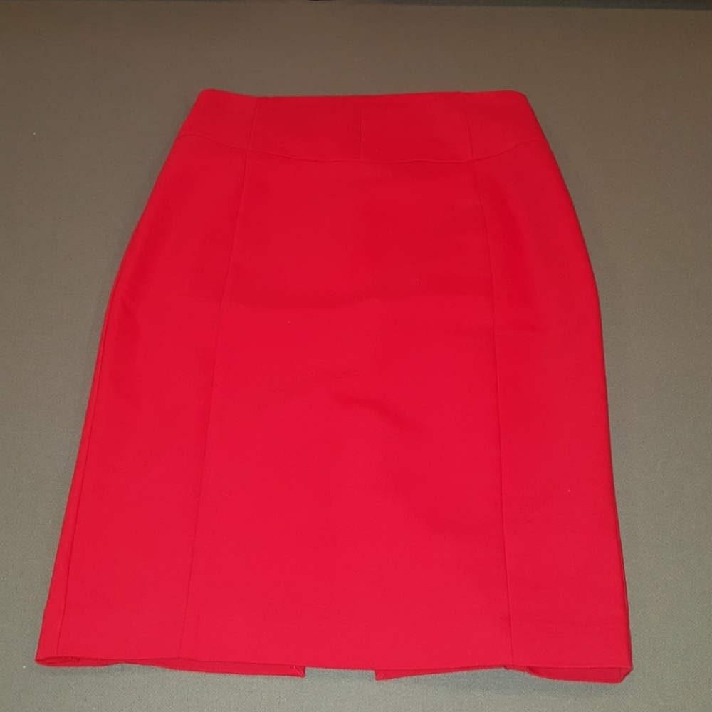 Red Express Skirt - Size 6 - Gorgeous